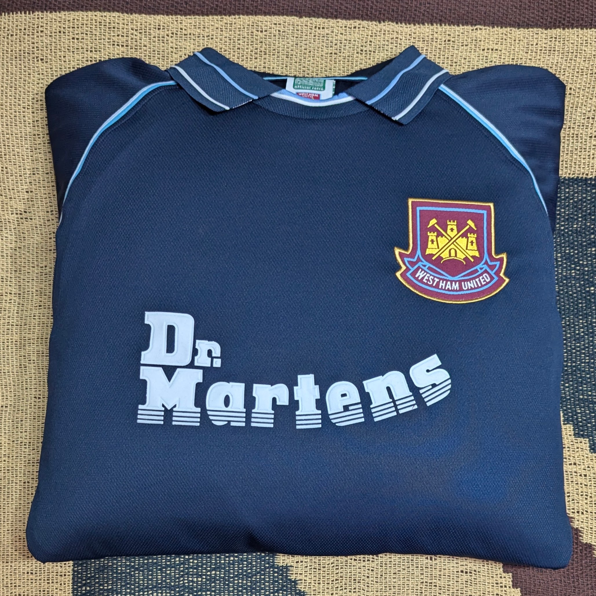 West Ham Football Shirt 2000-01 Third Score Draw